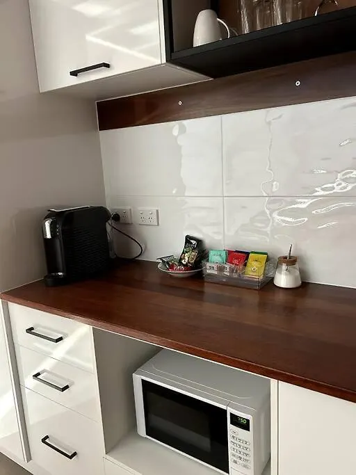 Quiet Granny Flat With Loft Bedroom Brighton Διαμέρισμα